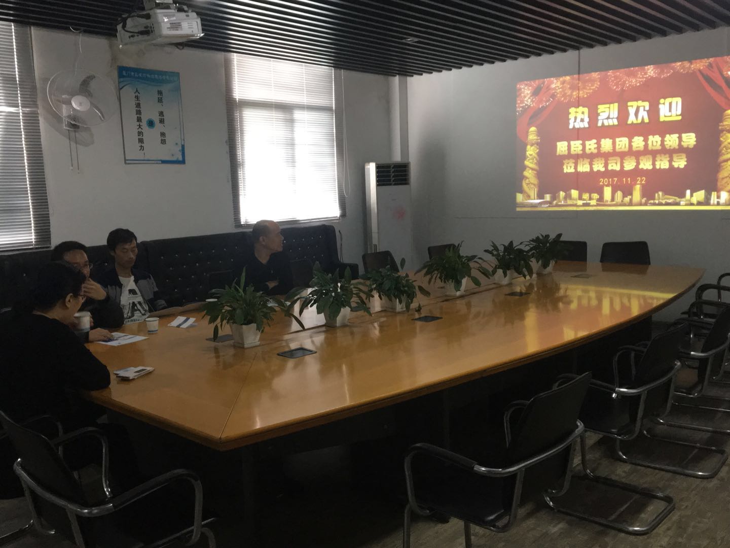 �y�������������������